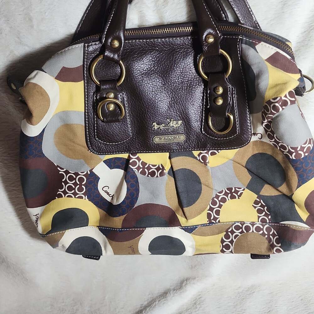 RARE-Hobo style Multi color Purse. Discontinued pattern.